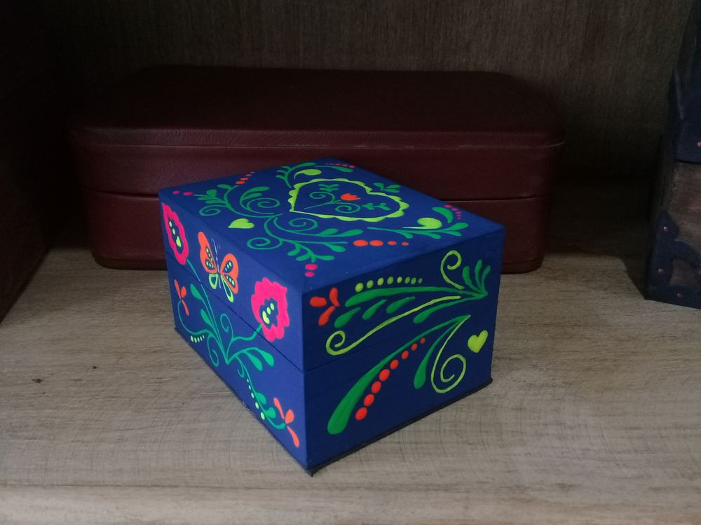 Manualidad: caja pintada